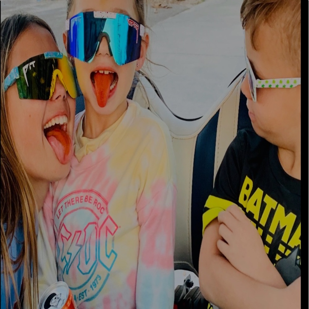 Meet your Posher, Clover